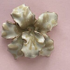 Vintage gold plated brooch-White enamel orchid